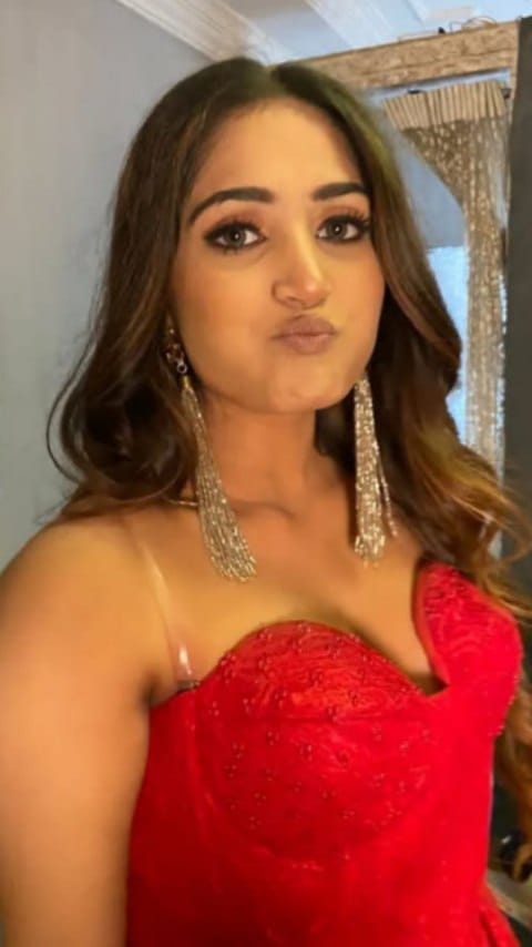 Post 8 by Mahima Solanki 👠👗👑 on Instagram (video)