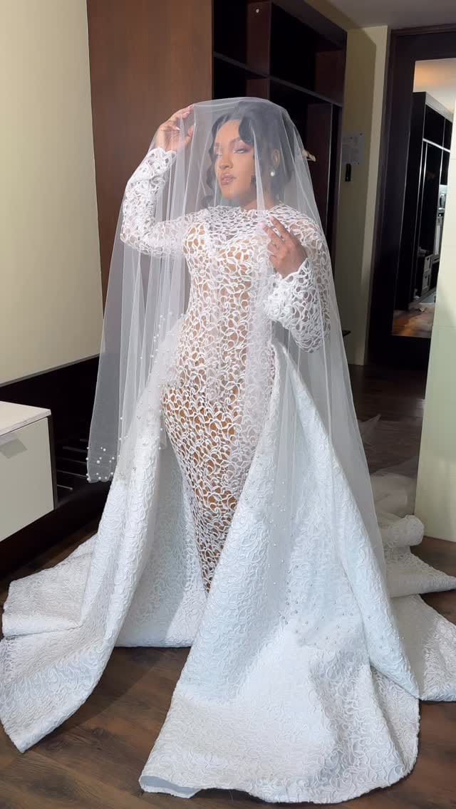 Post 4 by MAC-GHEE HAUTE COUTURE on Instagram (video)