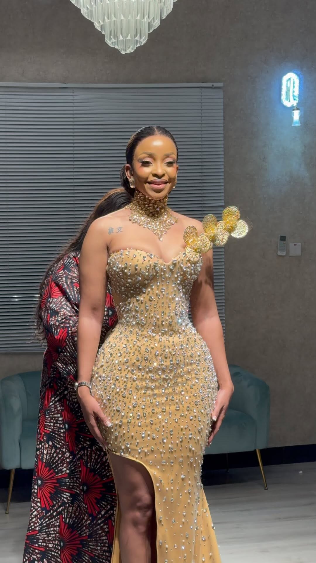 Post 10 by MAC-GHEE HAUTE COUTURE on Instagram (video)