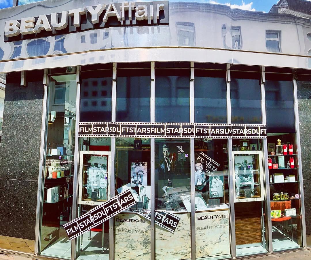 Post 6 by Nuhi Paris on Instagram (image)