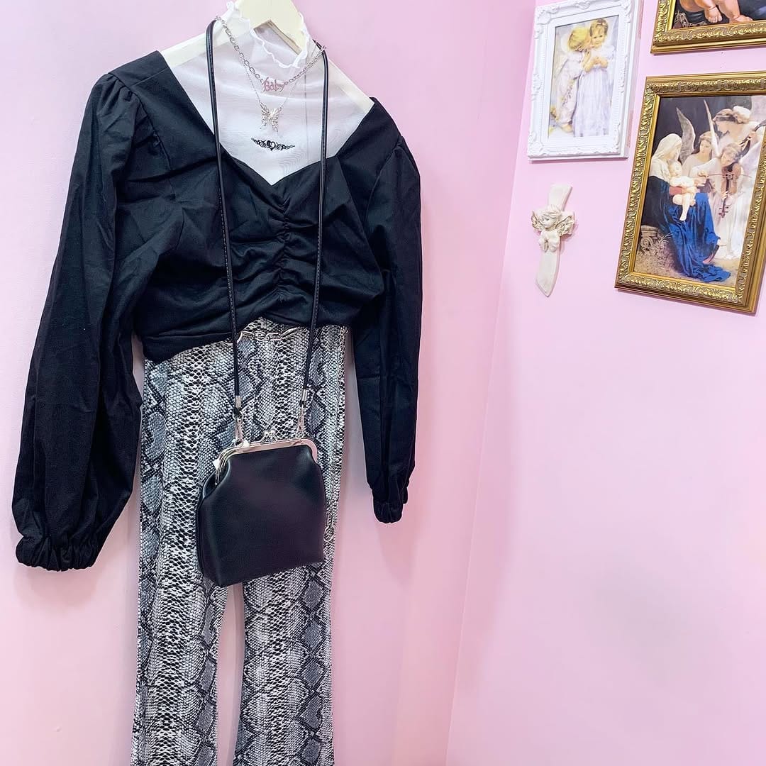 Post 4 by (𝕞𝕖) on Instagram (carousel)