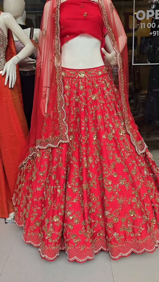 Post 7 by Shri Krishnam Designers |Sarees,Indo Western,Lehengas Mumbai on Instagram (video)