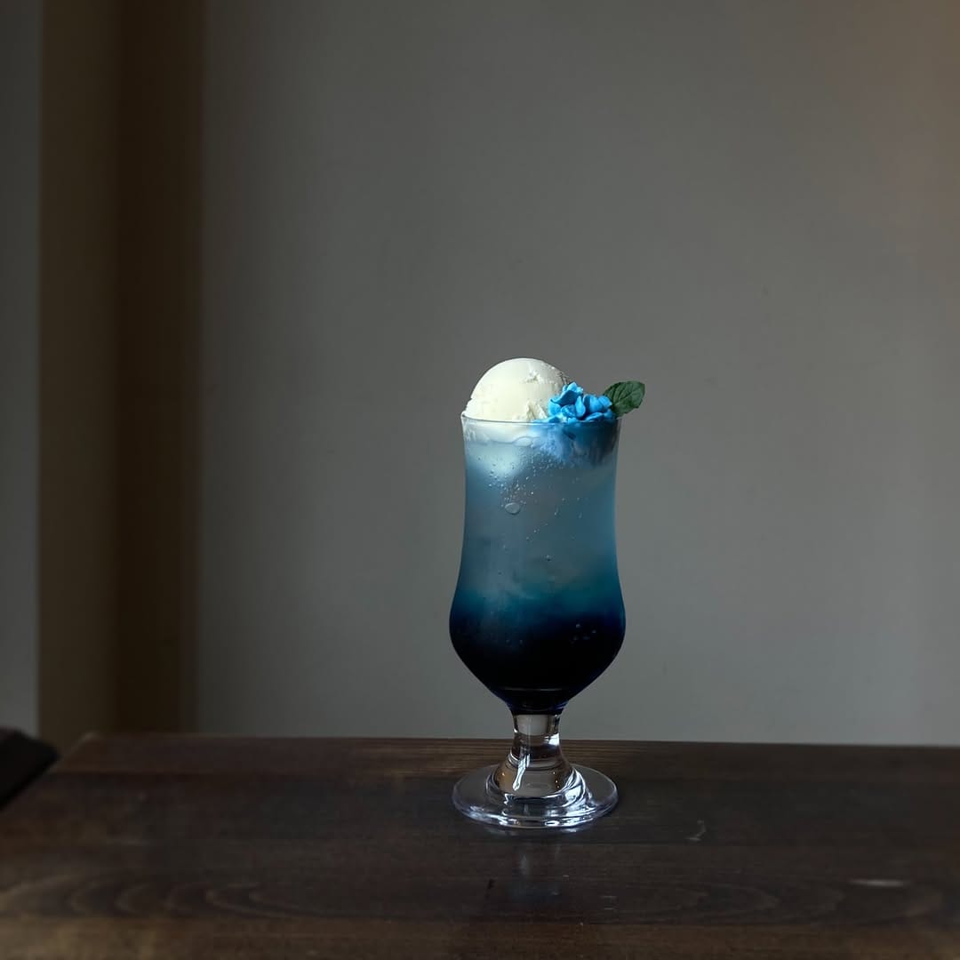 Post 6 by サイフォン式で淹れるスペシャルティコーヒーのお店 on Instagram (carousel)