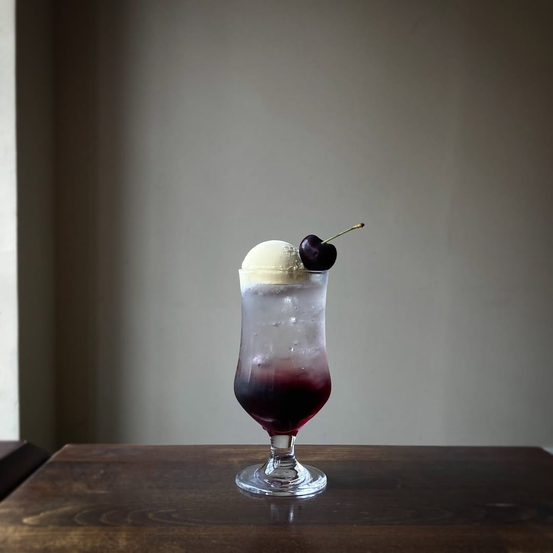 Post 4 by サイフォン式で淹れるスペシャルティコーヒーのお店 on Instagram (carousel)