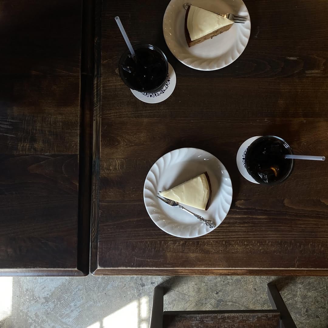 Post 9 by サイフォン式で淹れるスペシャルティコーヒーのお店 on Instagram (carousel)