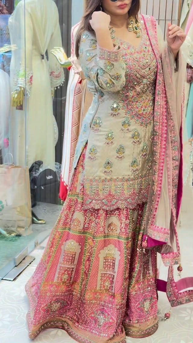 Post 9 by Urban Closet on Instagram (video)