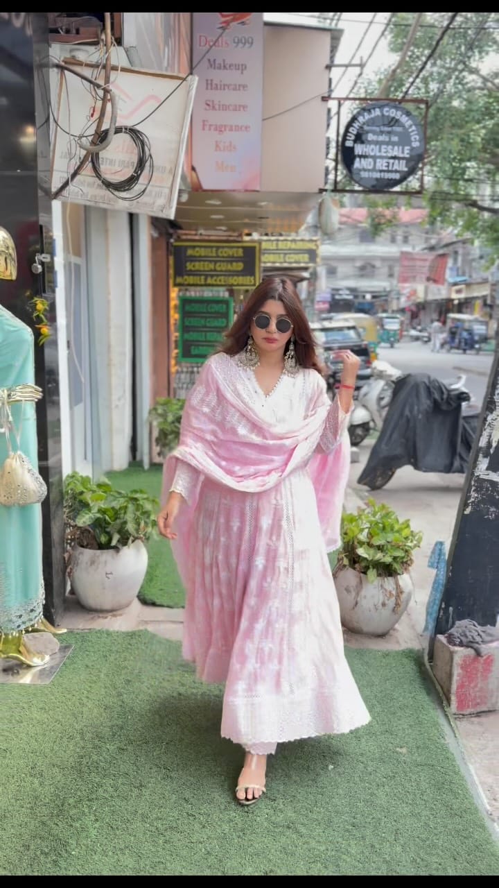 Post 5 by Urban Closet on Instagram (video)