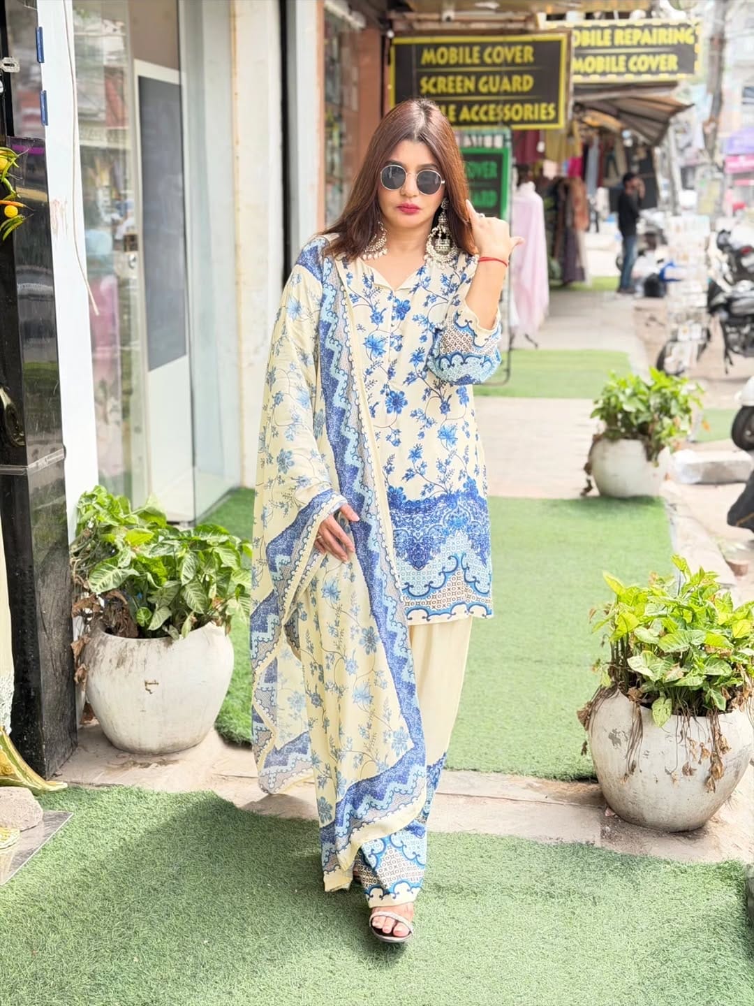 Post 2 by Urban Closet on Instagram (image)