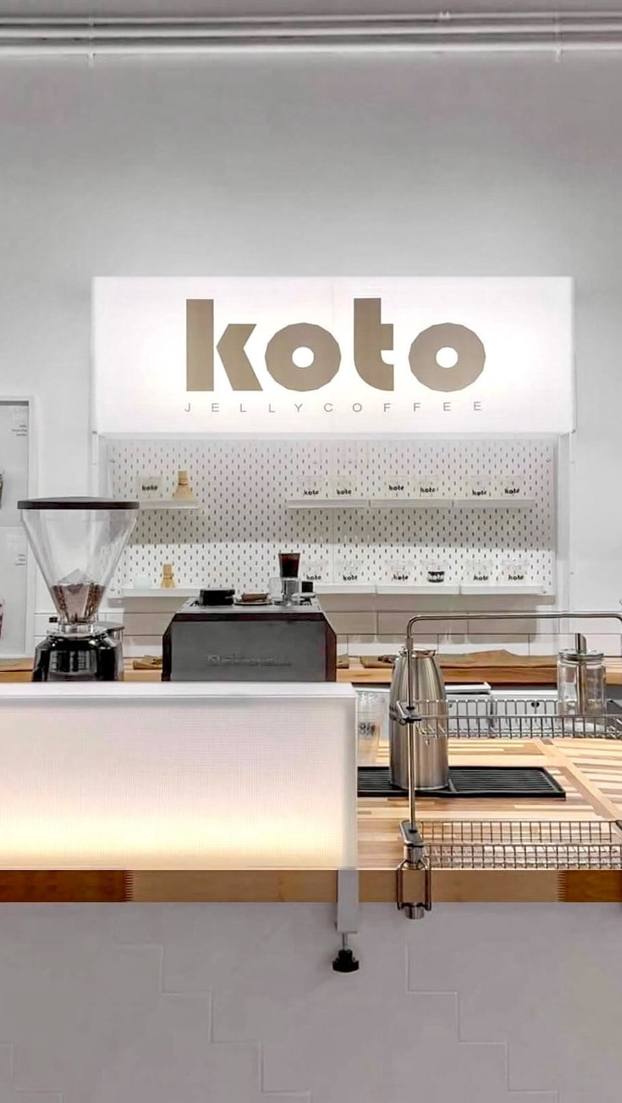 Post 8 by KOTO JELLY COFFEE ™ on Instagram (video)