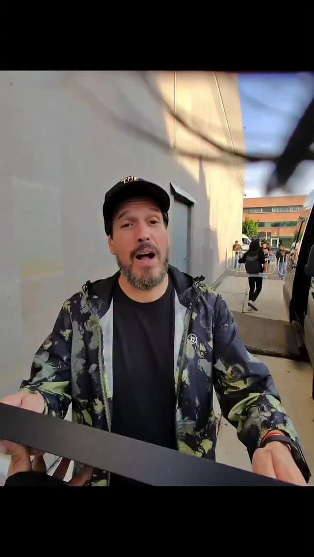 Post 8 by Francisco Familiar on Instagram (video)