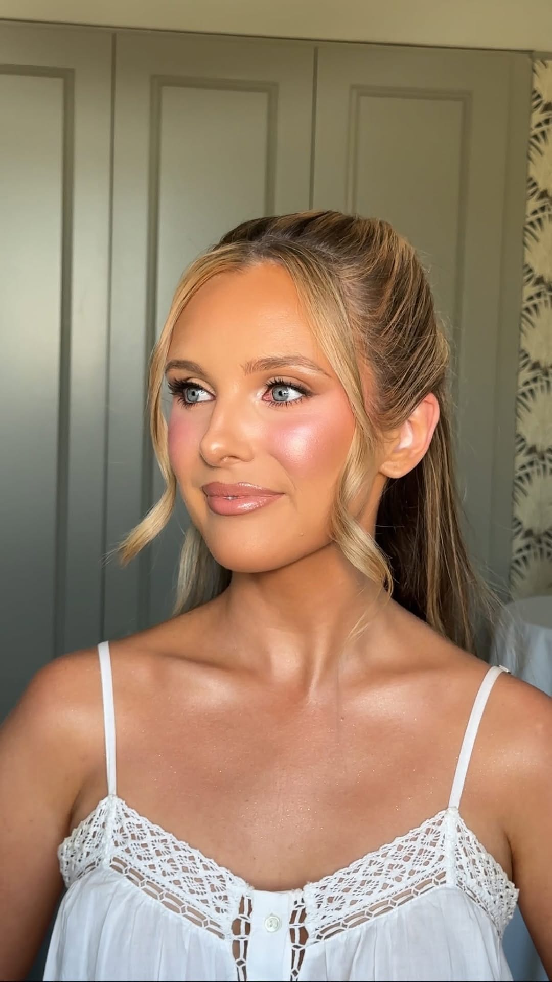 Post 4 by DMV | Traveling MUA | Bridal & Special Events on Instagram (video)