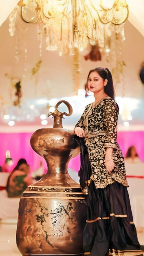 Post 9 by Payal on Instagram (video)