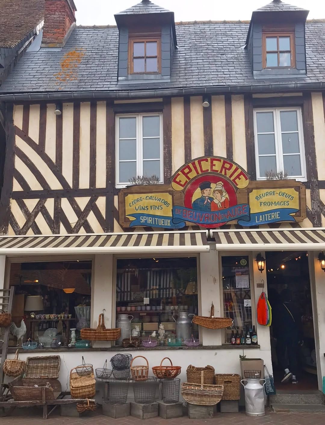 Post 4 by maison N patisserie on Instagram (carousel)
