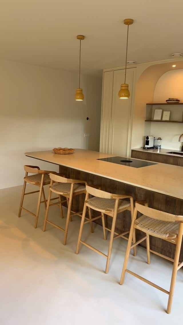 Post 1 by Rolan Meubels on Instagram (video)