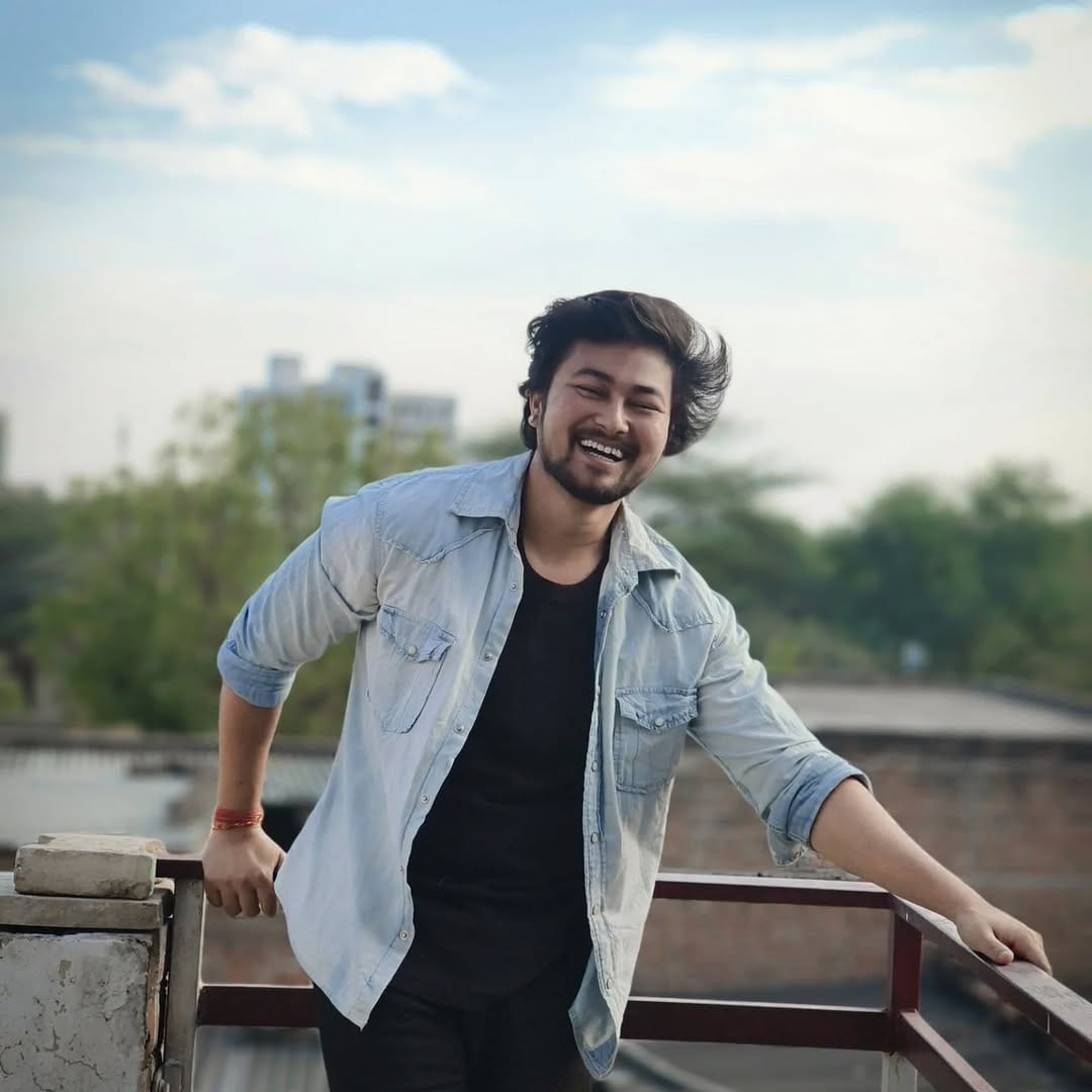 Post 10 by Yogesh Roy on Instagram (carousel)