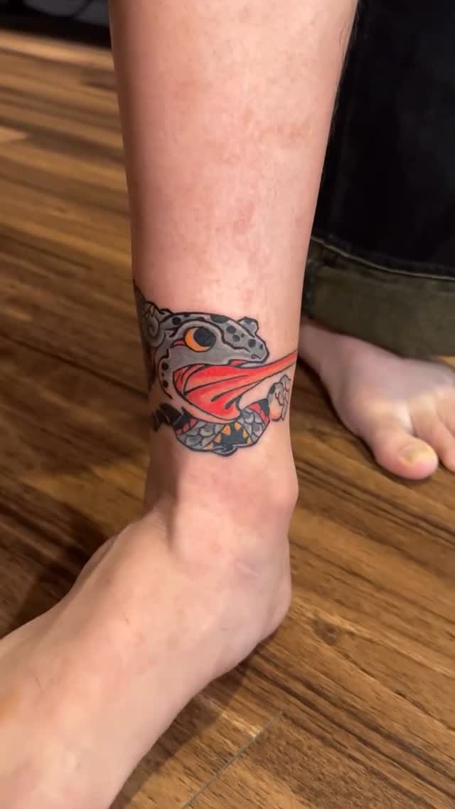 Post 2 by Quang Tuấn (Blue Picasso) on Instagram (video)