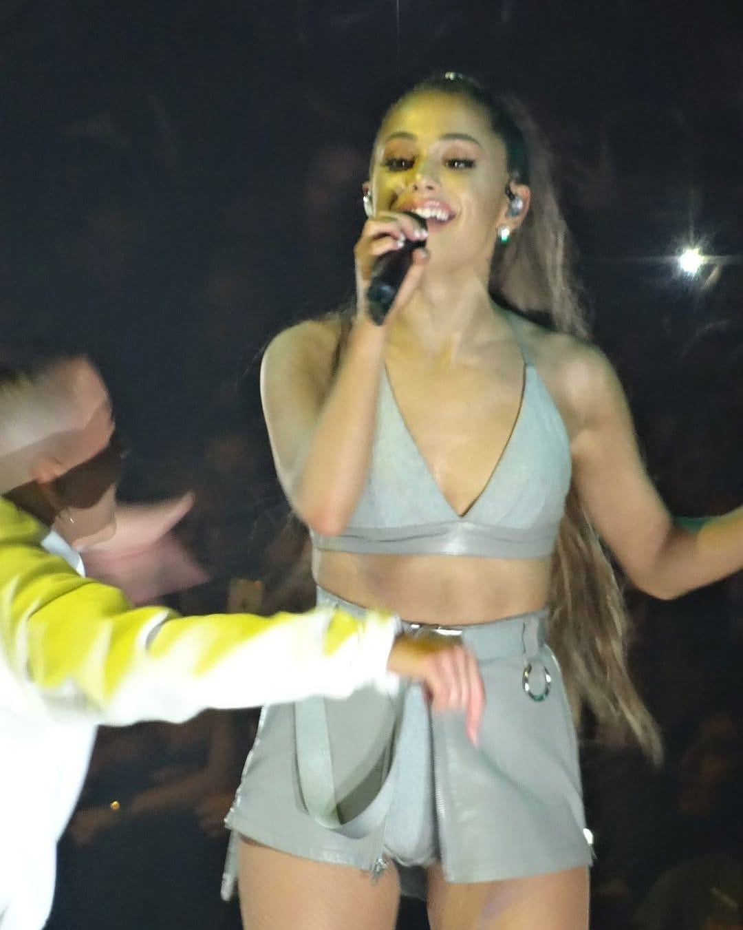 Post 8 by bea ❀ rarefromtour on Instagram (image)