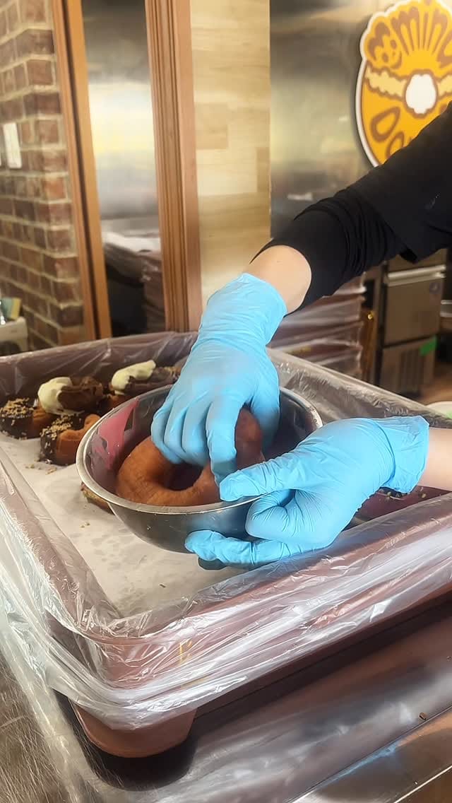 Post 2 by 笑mina donuts 大曲店￤ドーナツ専門店 on Instagram (video)