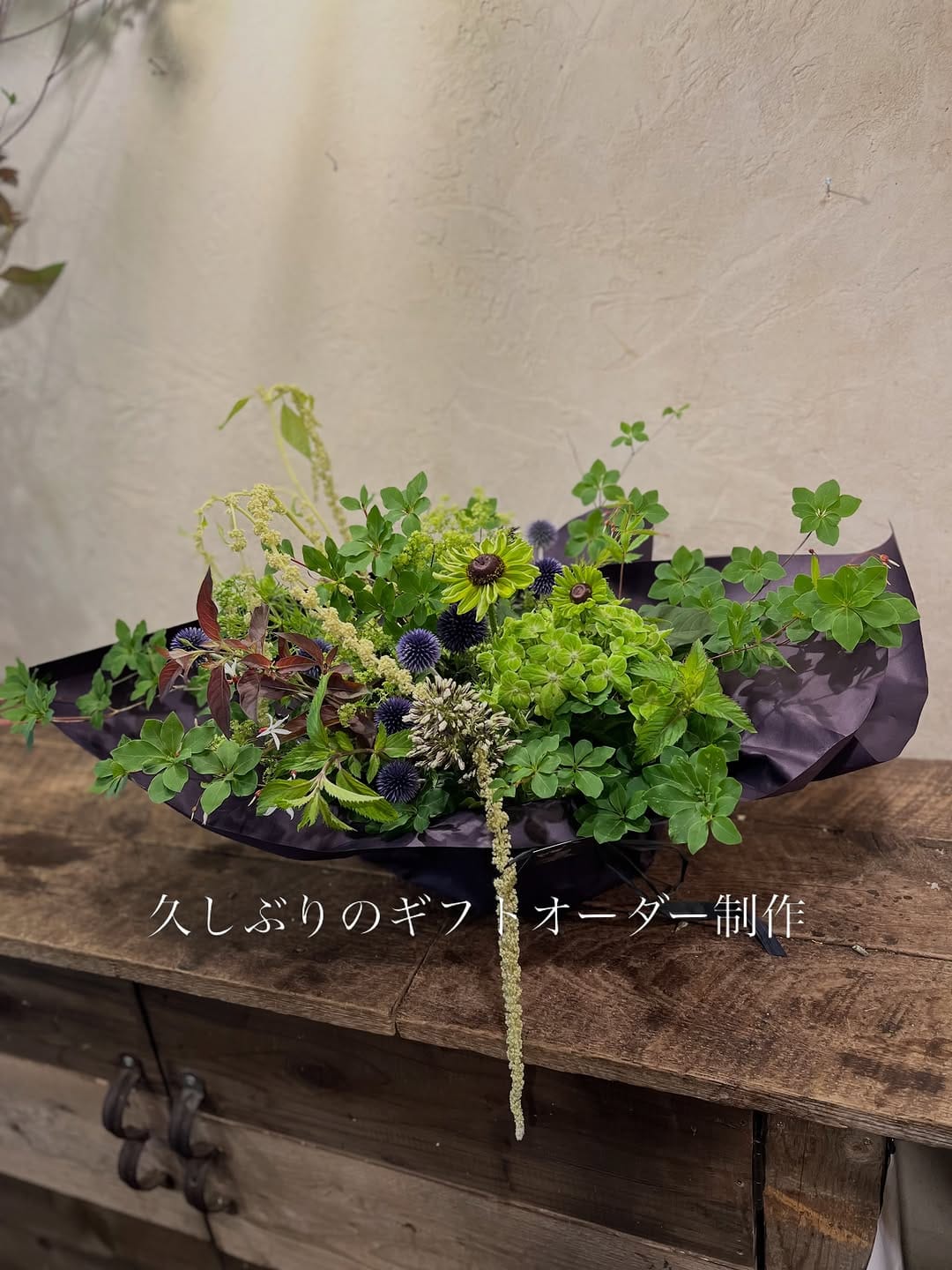 Post 6 by flower shop yadorigi番長 on Instagram (carousel)