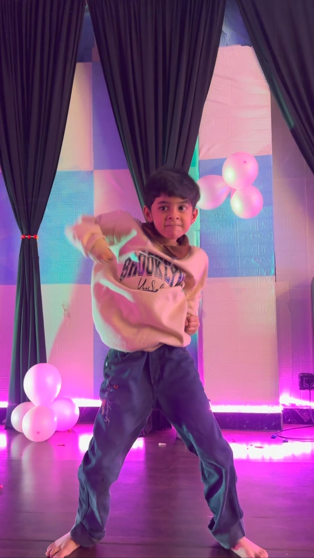 Post 10 by 3v Dannce eraa on Instagram (video)