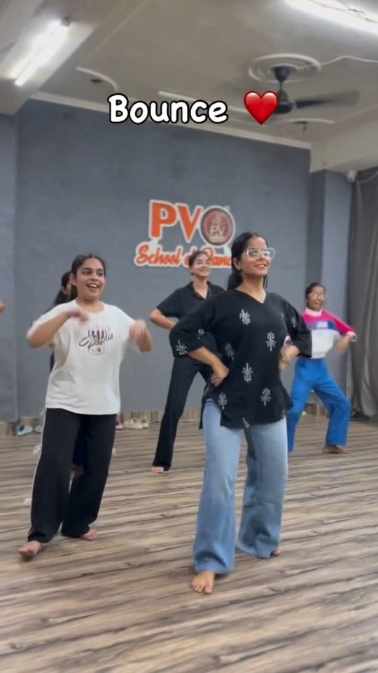 Post 10 by PV School of Dance on Instagram (video)