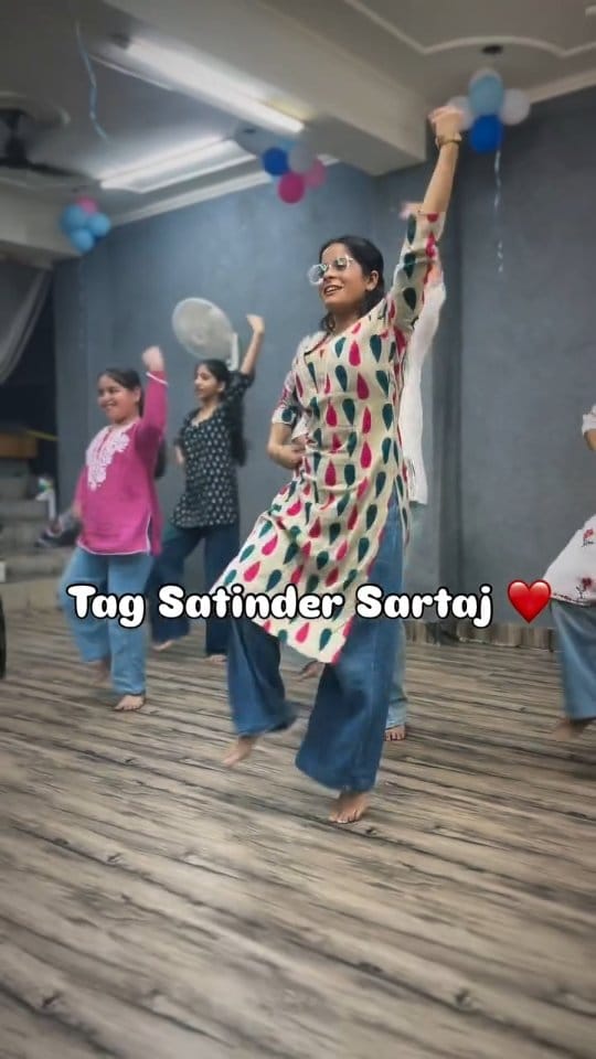 Post 8 by PV School of Dance on Instagram (video)