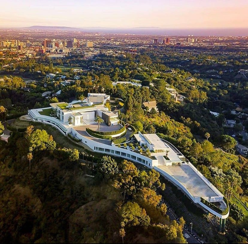 Post 4 by ARCHITECTURE - LUXURY HOMES on Instagram (image)