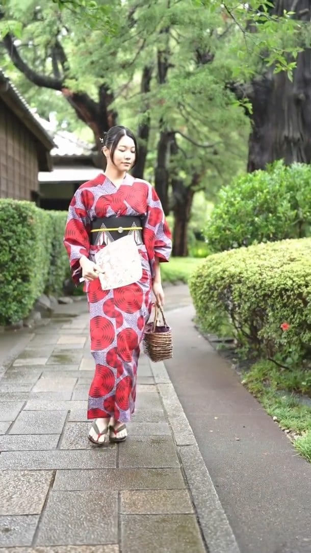 Post 5 by Shim Japan on Instagram (video)