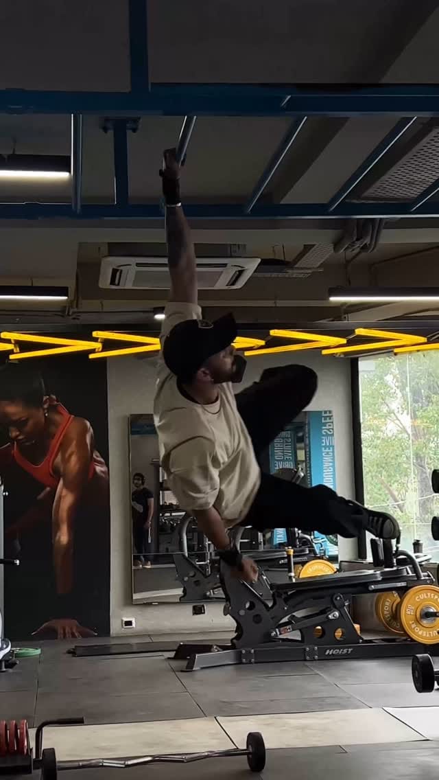 Post 6 by Shikhar Chandra on Instagram (video)
