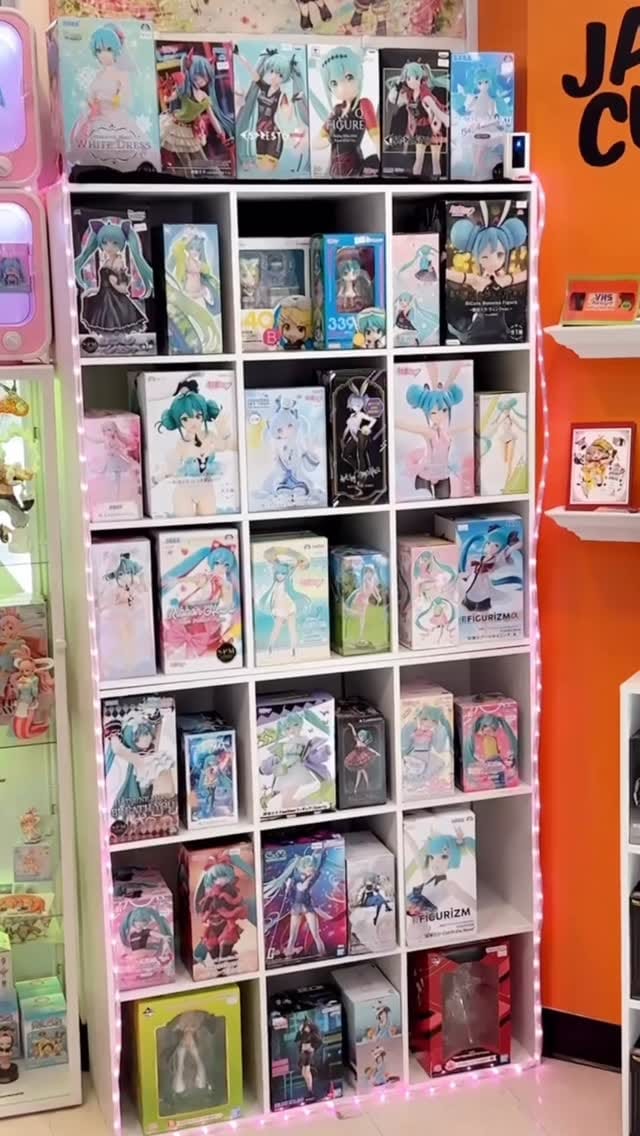 Post 9 by Nine Tails on Instagram (video)