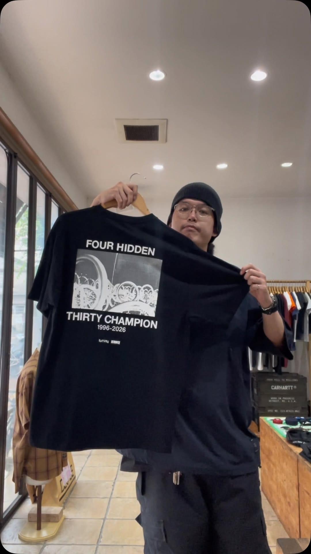 Post 1 by DECADE OKAYAMA on Instagram (video)