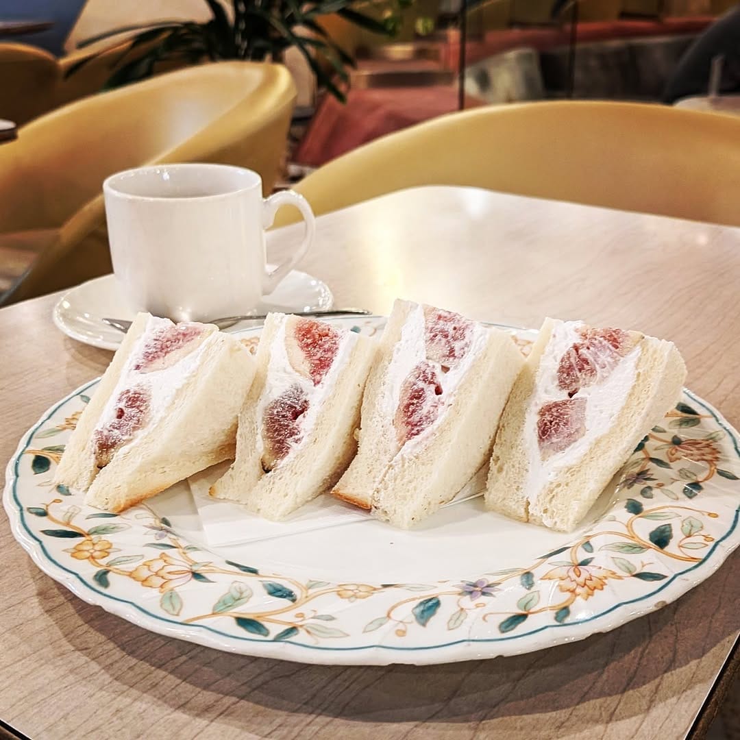 Post 2 by 喫茶マヅラ / BARマヅラジョニーウォーカー on Instagram (image)