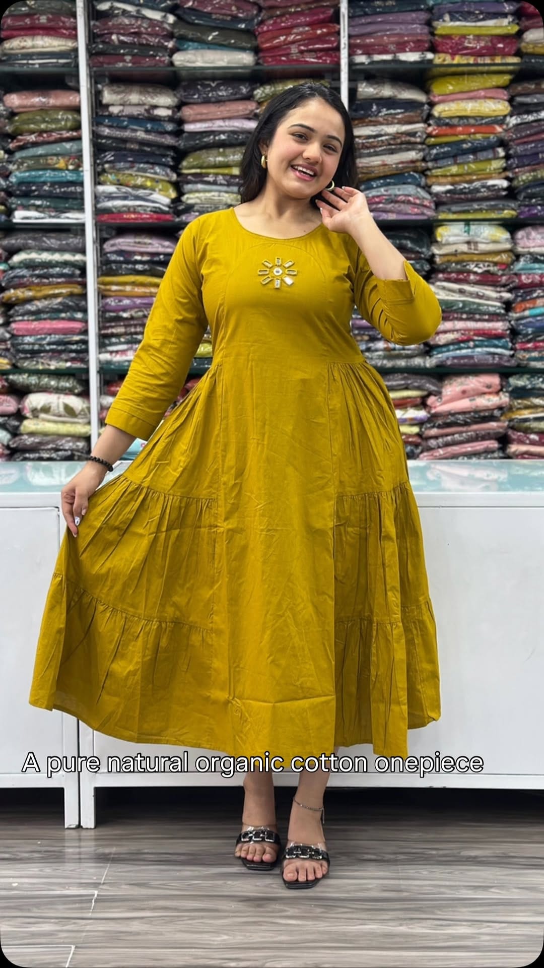 Post 4 by Shree mahalaxmi fashion surat on Instagram (video)