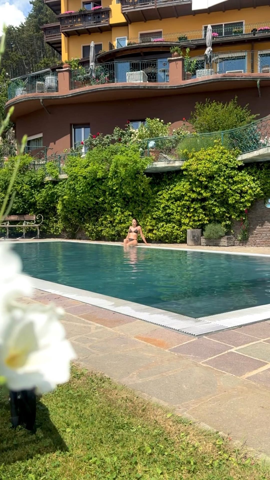 Post 4 by Camilla | GREENtips on Instagram (video)