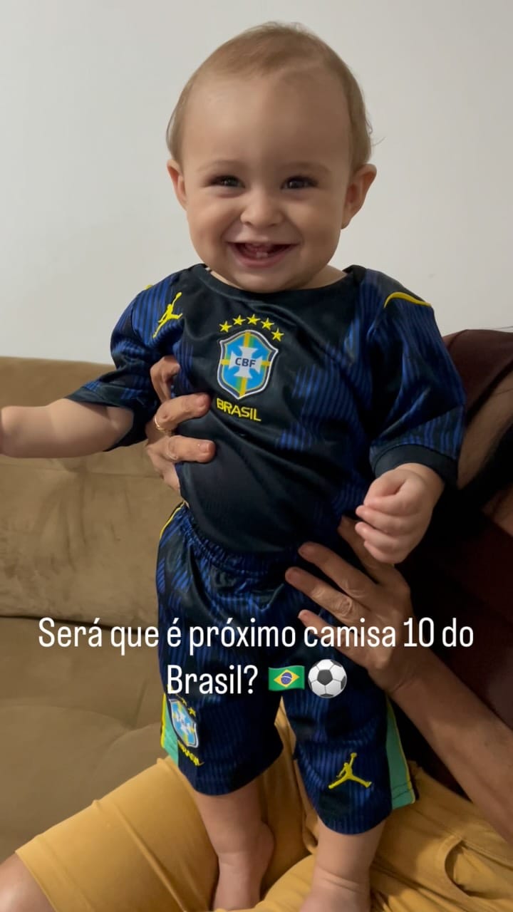 Post 2 by Kamila Romão on Instagram (video)