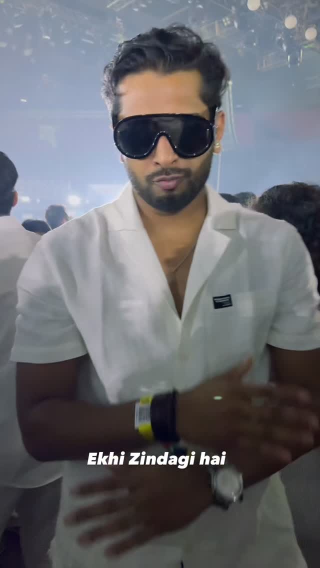 Post 8 by VIVEK SONAWANE on Instagram (video)
