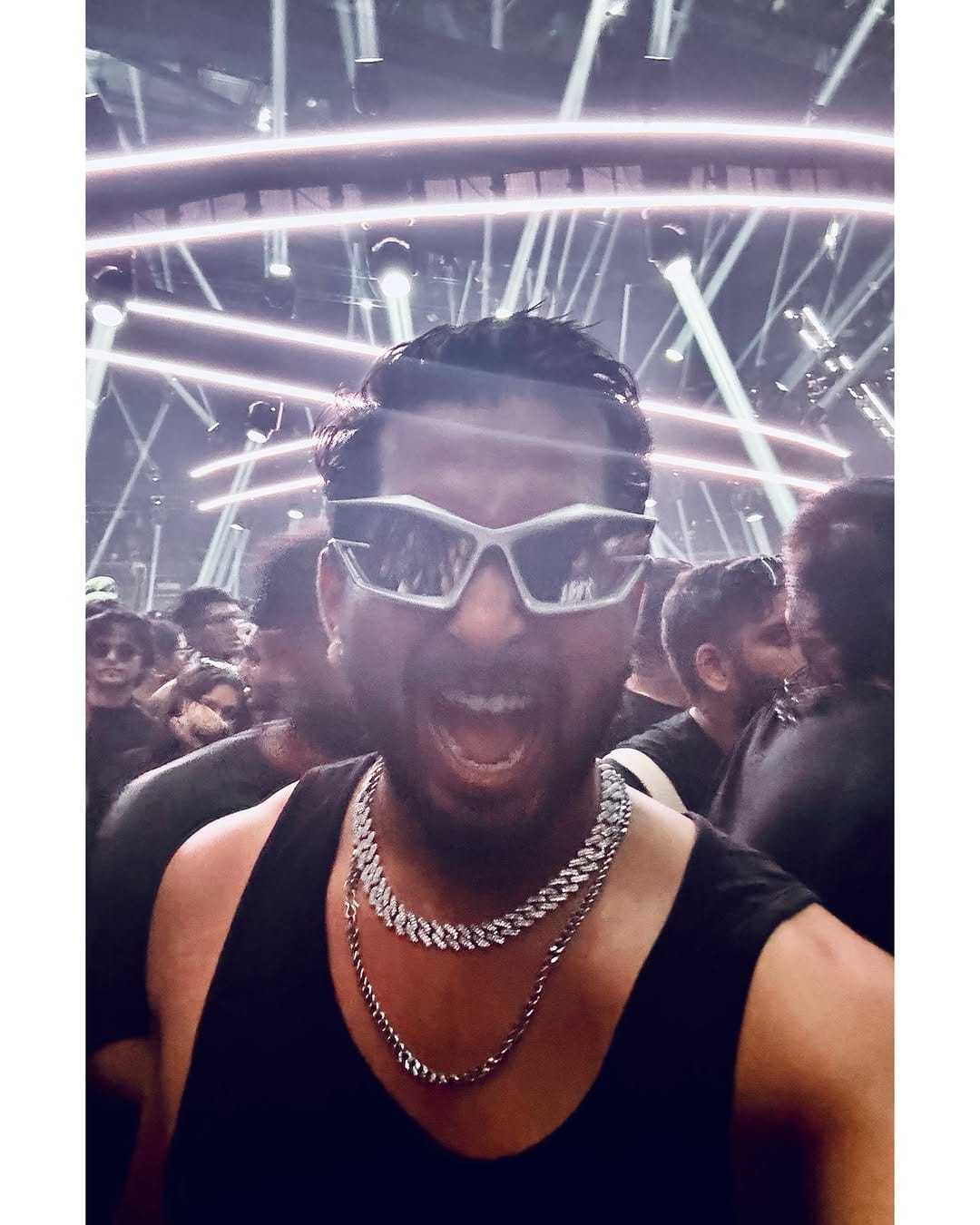 Post 5 by VIVEK SONAWANE on Instagram (image)