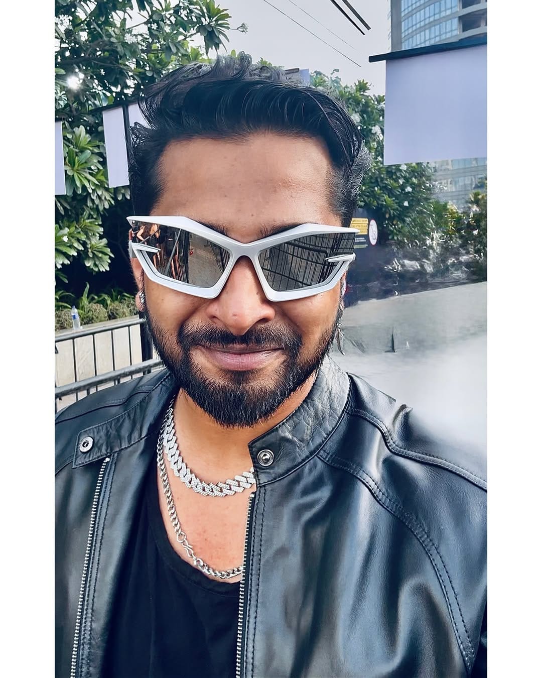 Post 6 by VIVEK SONAWANE on Instagram (image)