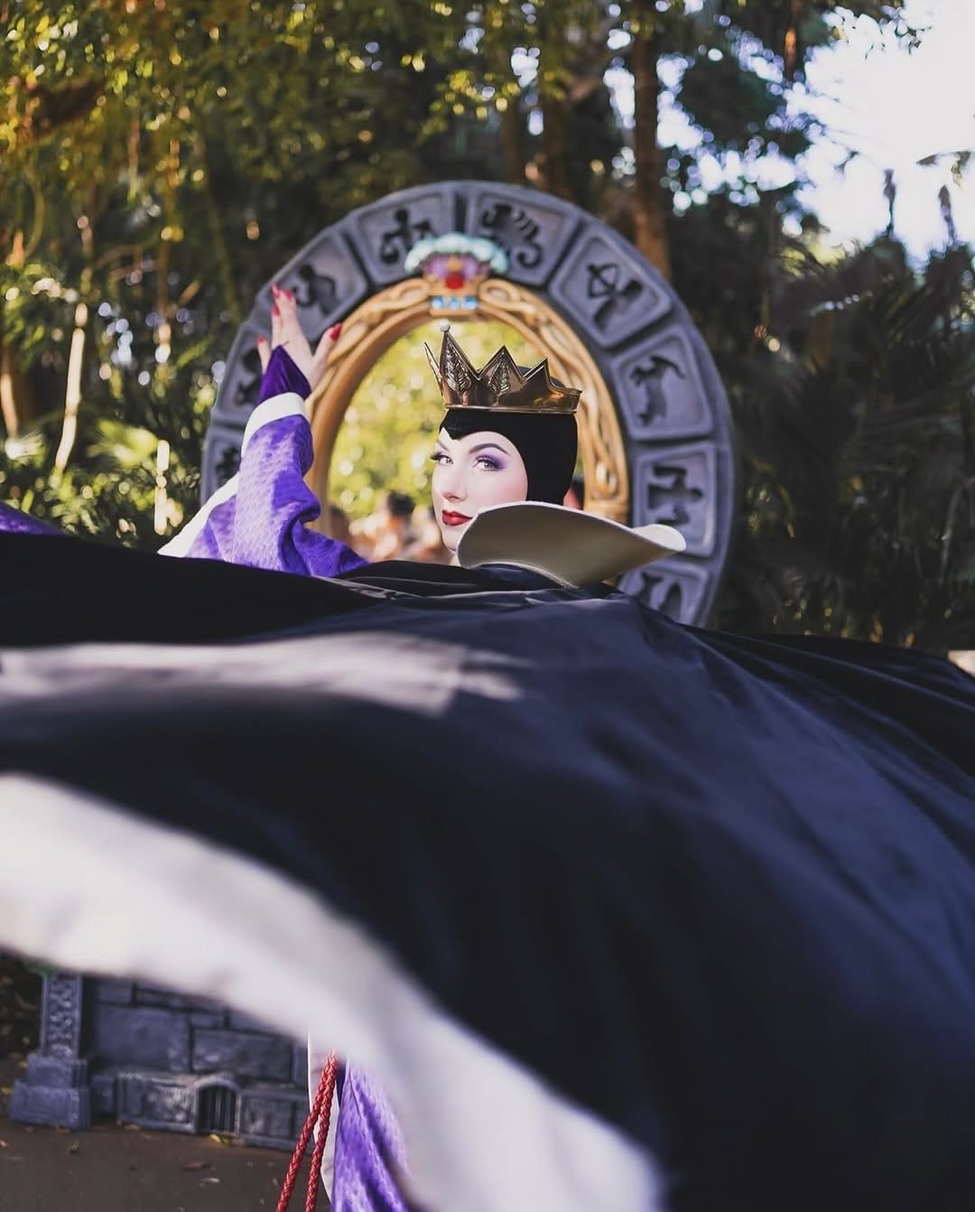 Post 9 by B E A on Instagram (carousel)