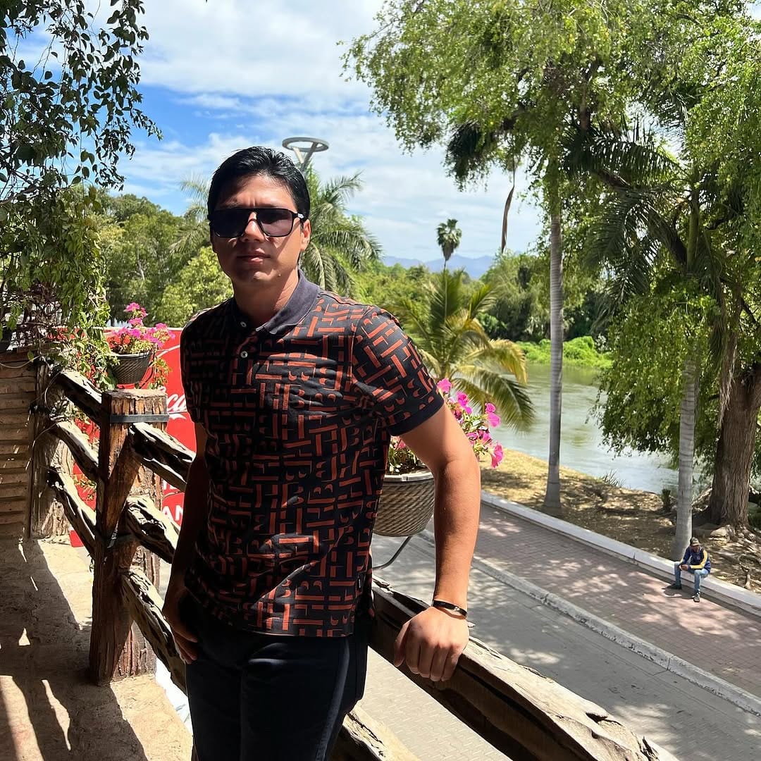 Post 7 by Amador Chaidez🎙 on Instagram (carousel)