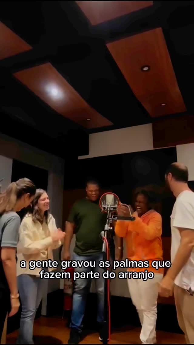 Post 10 by Sofia Leão on Instagram (video)