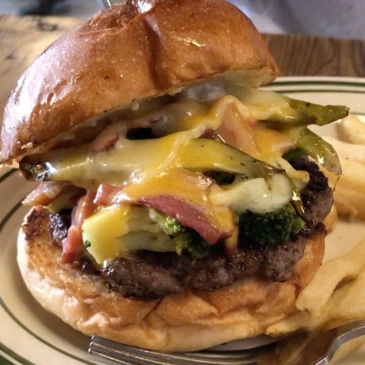 Post 8 by TokyoBurgerMap on Instagram (carousel)