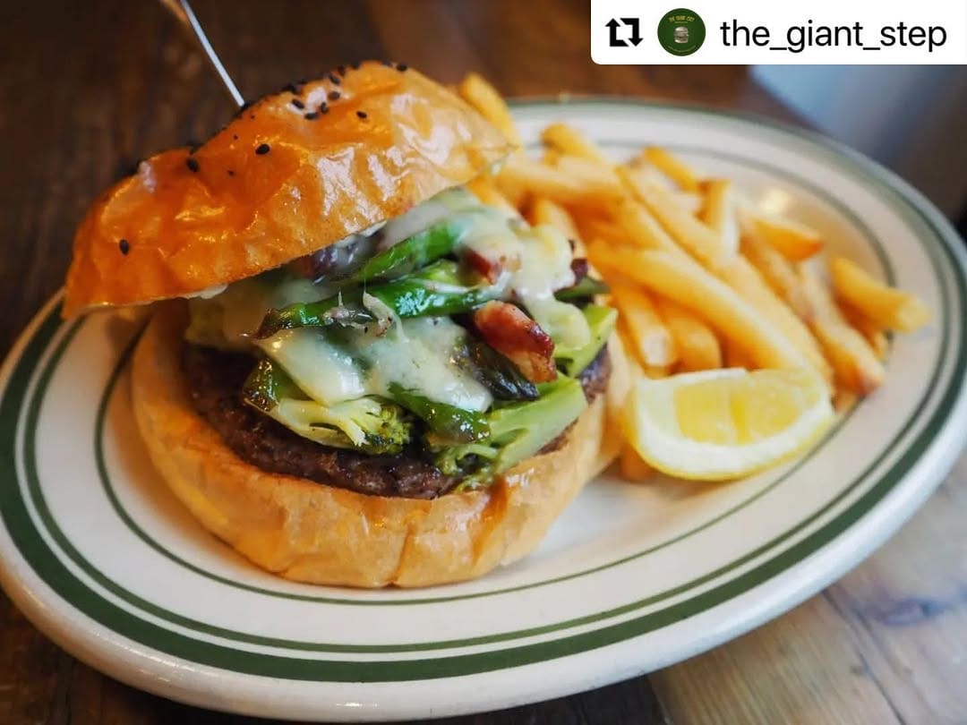 Post 3 by TokyoBurgerMap on Instagram (image)