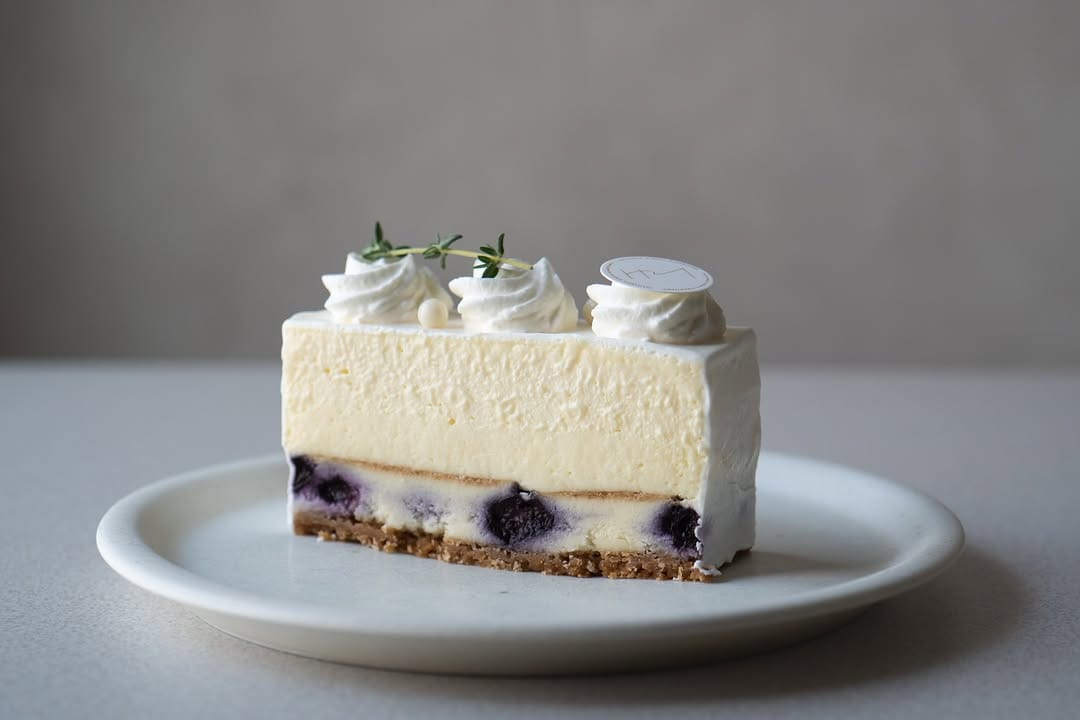 Post 2 by Patisserie Hiroya Minamisawa on Instagram (carousel)