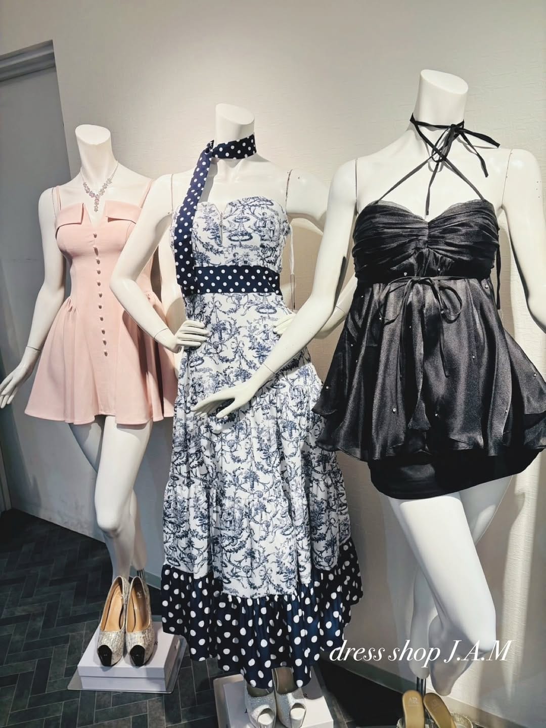 Post 7 by 𝗱𝗿𝗲𝘀𝘀 𝘀𝗵𝗼𝗽 𝗝.𝗔.𝗠 【 ドレス ショップ ジャム 】 on Instagram (carousel)