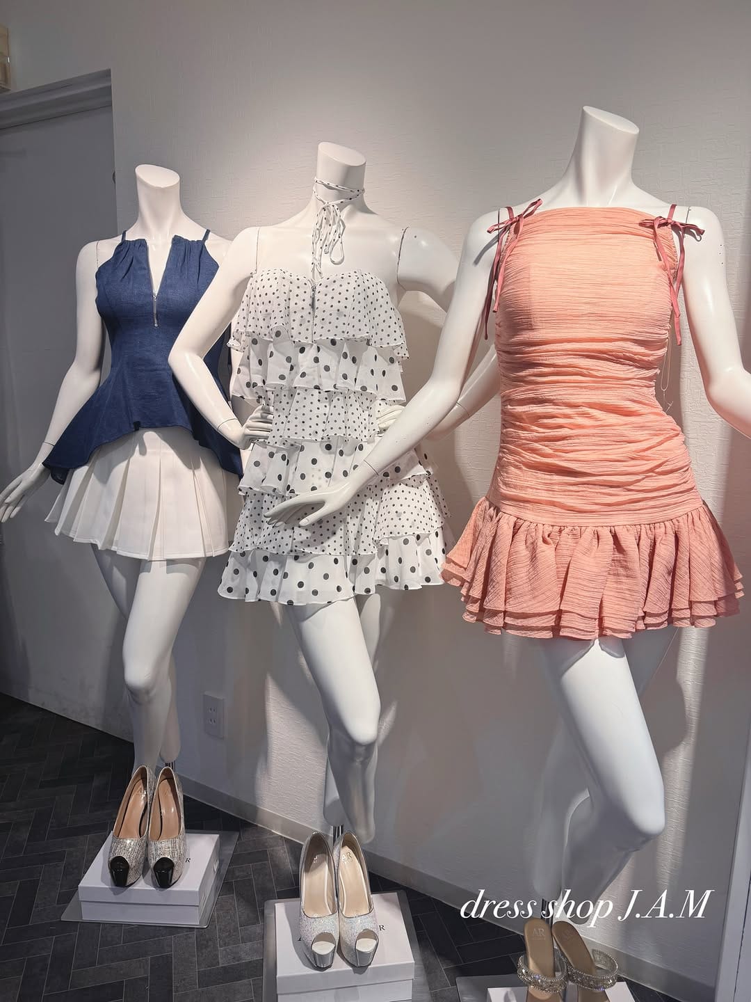 Post 8 by 𝗱𝗿𝗲𝘀𝘀 𝘀𝗵𝗼𝗽 𝗝.𝗔.𝗠 【 ドレス ショップ ジャム 】 on Instagram (carousel)