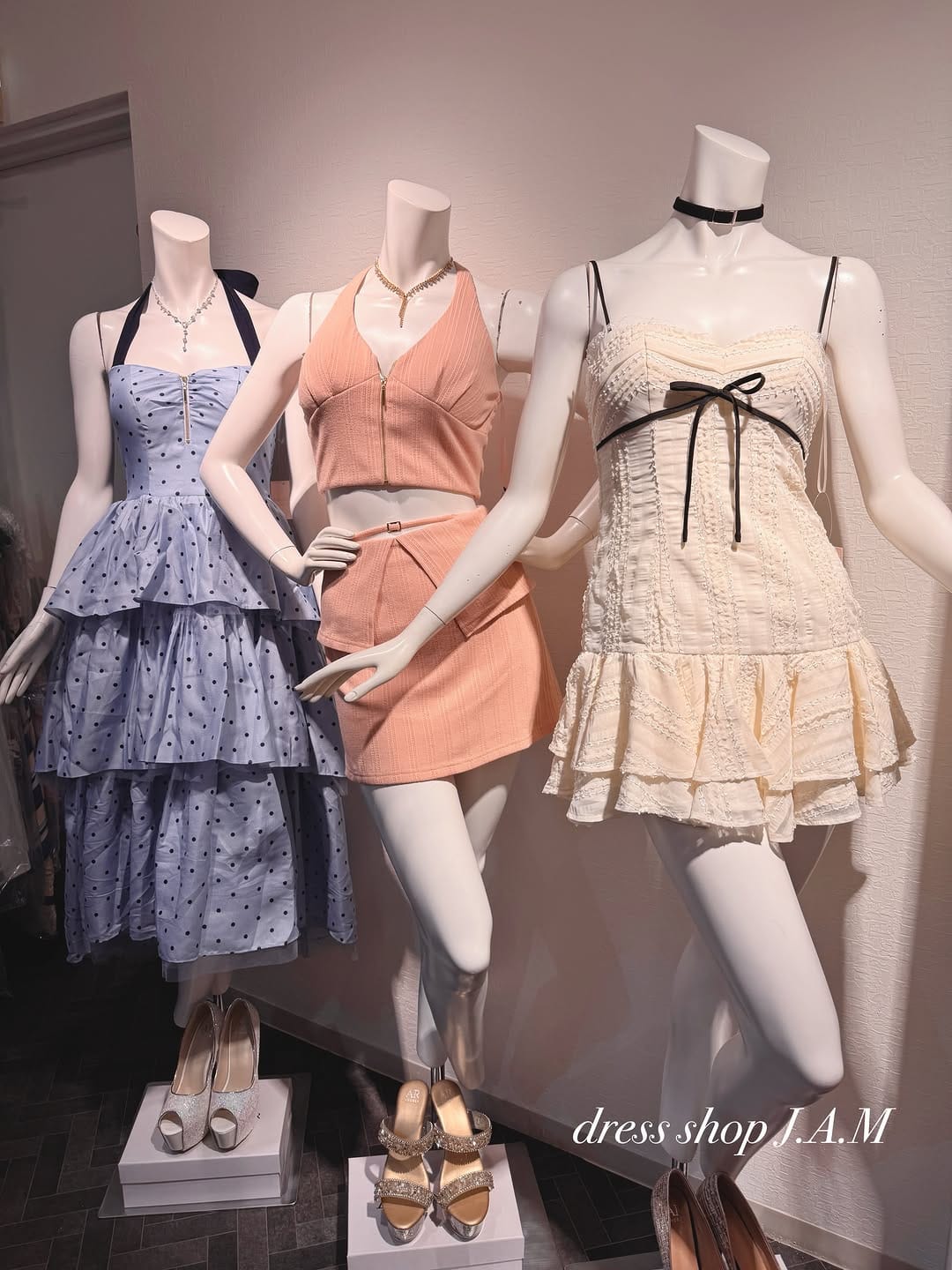 Post 4 by 𝗱𝗿𝗲𝘀𝘀 𝘀𝗵𝗼𝗽 𝗝.𝗔.𝗠 【 ドレス ショップ ジャム 】 on Instagram (carousel)