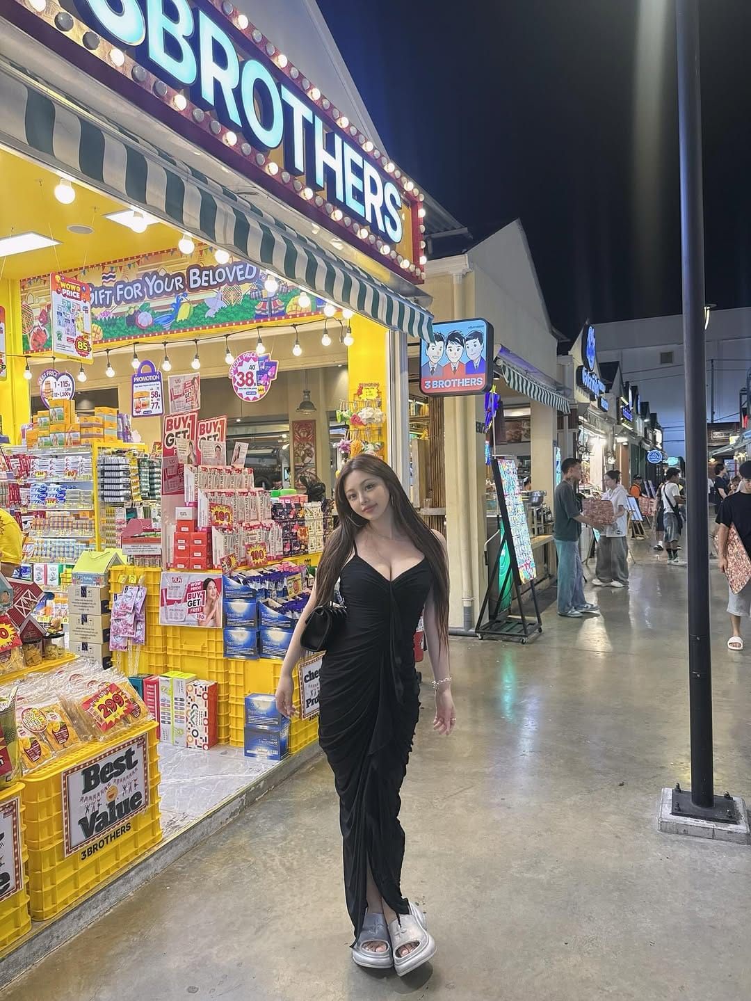 Post 4 by 桃田ミユ🦋🦄🌈🍒 on Instagram (carousel)