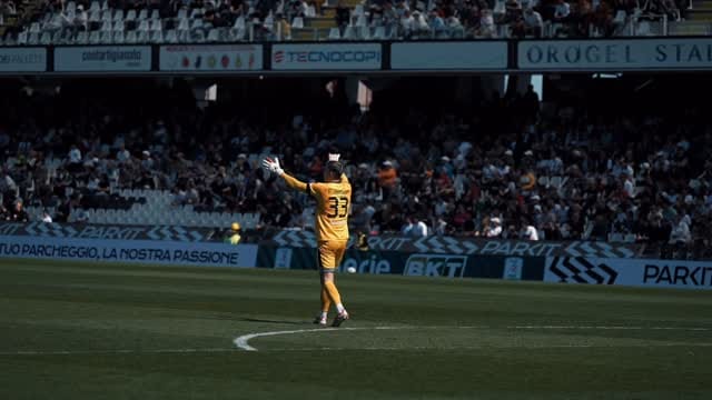 Post 4 by Jonathan Lee Klinsmann on Instagram (video)