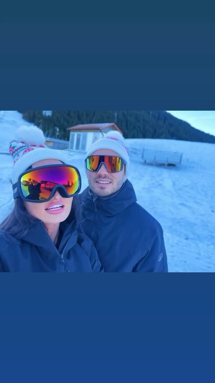 Post 3 by Ewa Giczewska on Instagram (video)